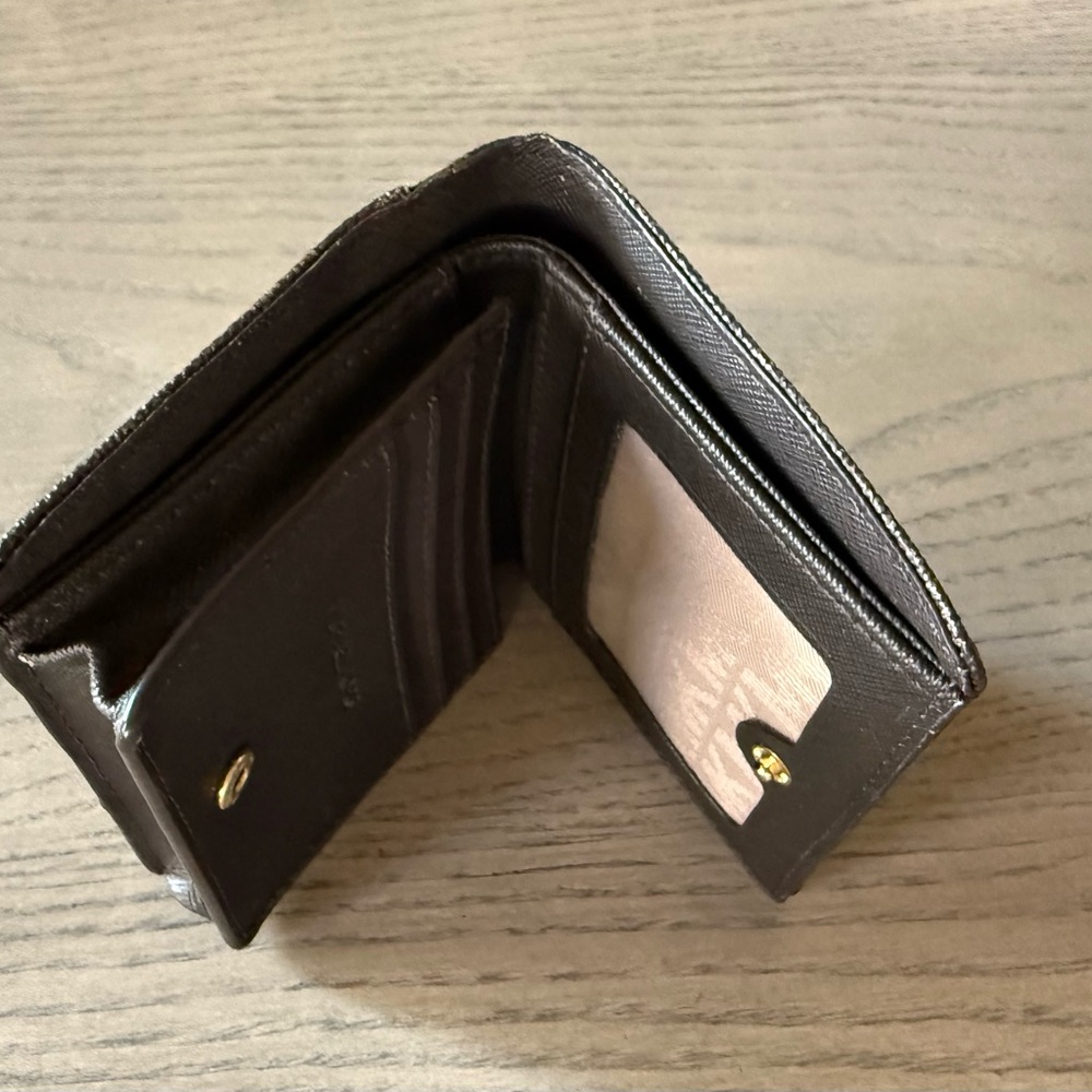 Michael Kors Monogram Wallet – Rich Brown & Tan | Elegant & Compact - Picture 6 of 6